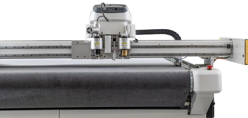 The X5 Bullmer digital cutting machine